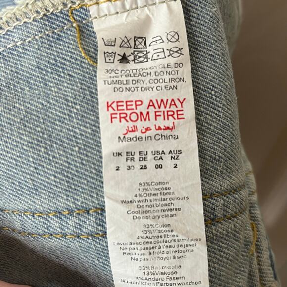 Pretty Little Thing Petite Light Blue Wash Denim Seam Detail Corset Top 00 - Picture 6 of 8